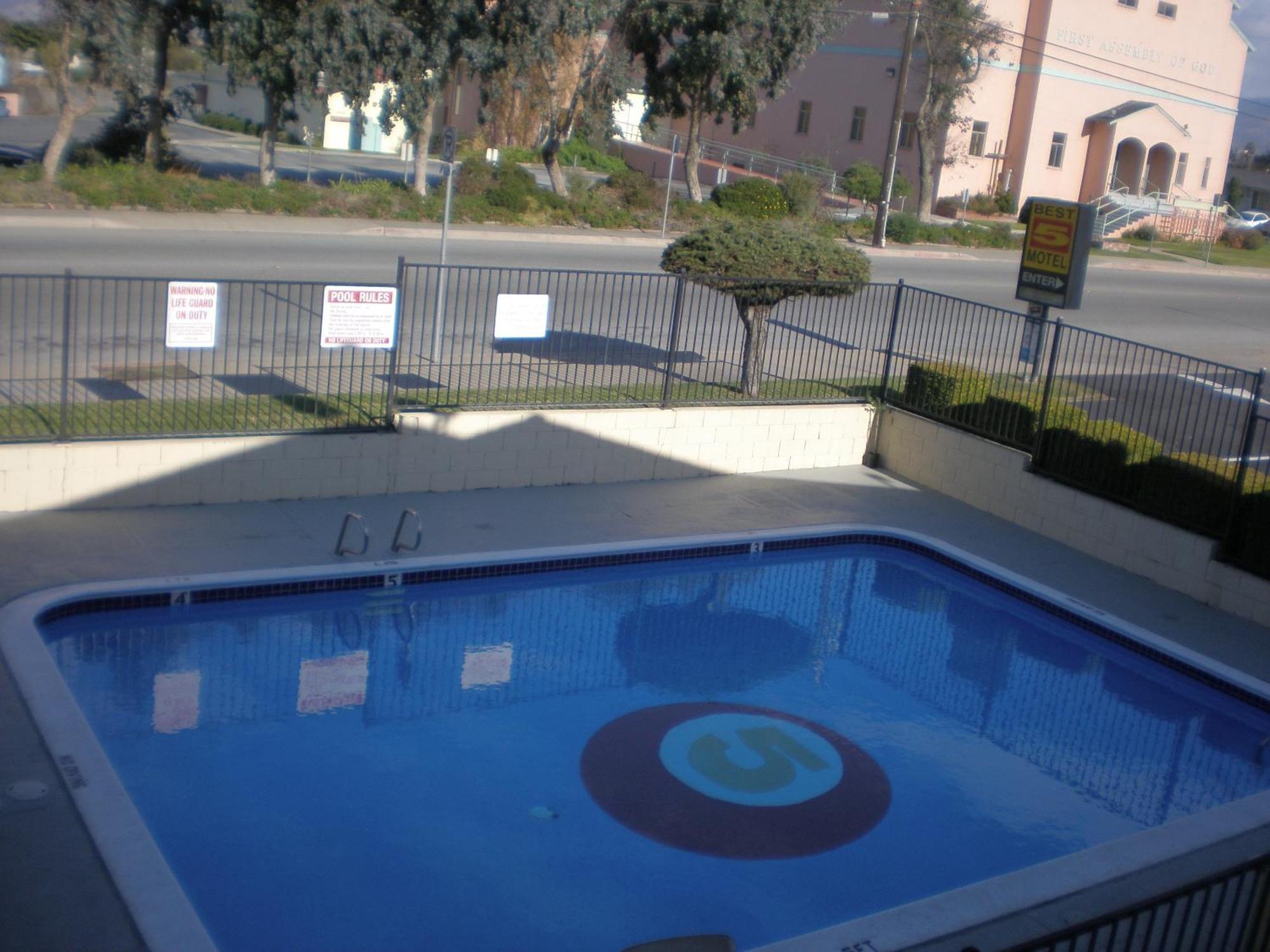 Best 5 Motel Salinas Kemudahan gambar